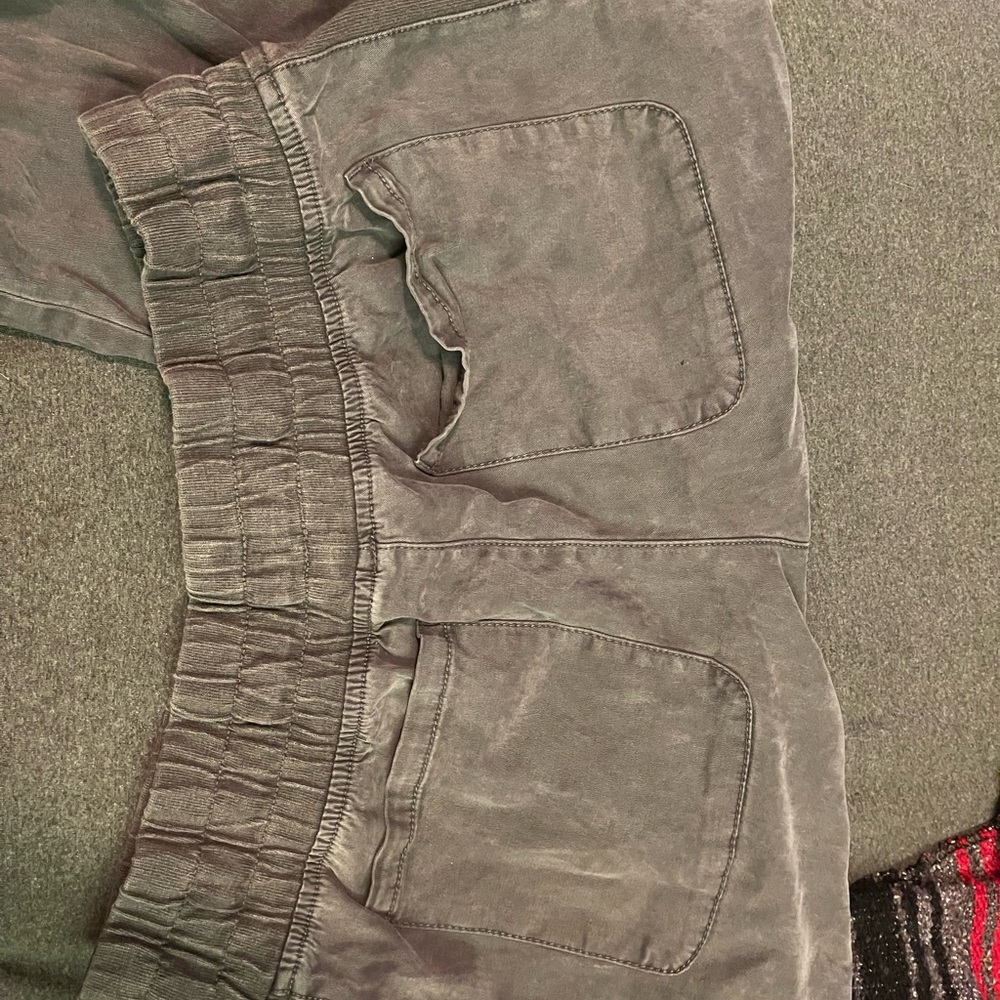 stretchy jean material pants